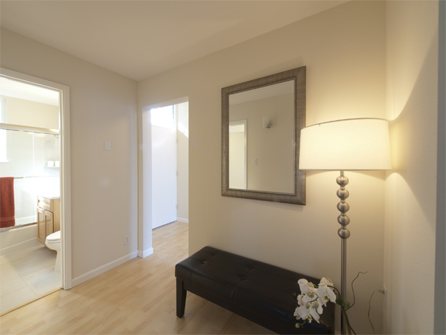 Hall picture - 976 Elsinore Dr, Palo Alto