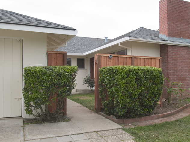 Entry  picture - 1016 Tulip Dr, Sunnyvale 94086