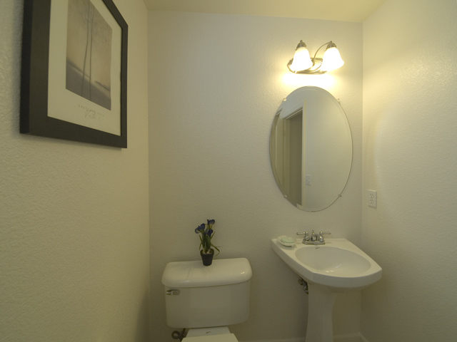 Half Bath  picture - 930 Oconnor St, East Palo Alto 94303