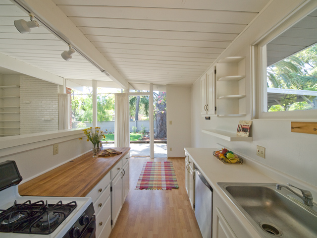Kitchen picture - 352 Carolina Ln, Palo Alto 94306