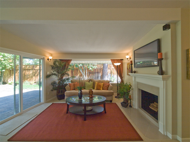 Living  picture - 4195 Park Blvd, Palo Alto 94306