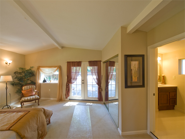 Master Bedroom picture - 4195 Park Blvd, Palo Alto 94306