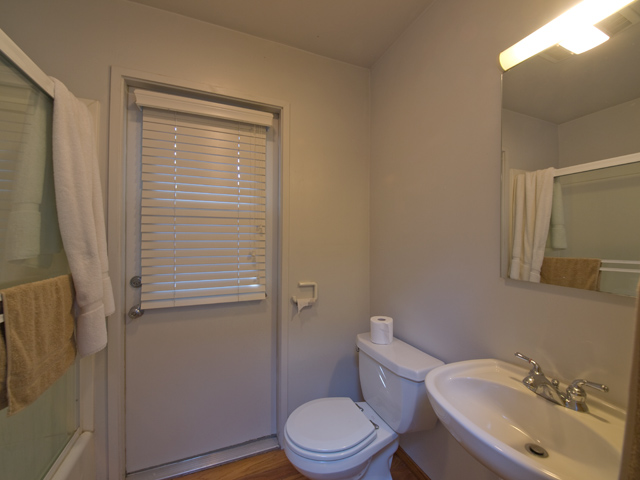 Bath  picture - 281 Parkside Dr, Palo Alto 94306