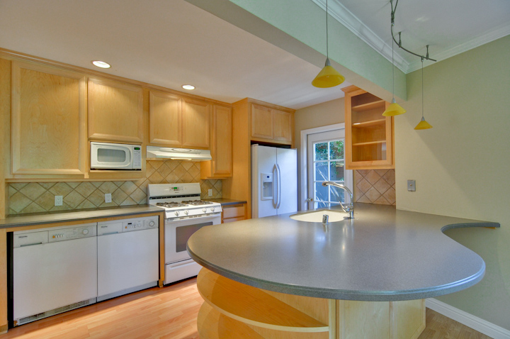 Kitchen picture - 619 Alger Dr, Palo Alto 94306