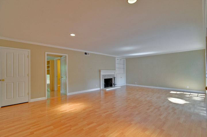 Living Room picture - 619 Alger Dr, Palo Alto 94306