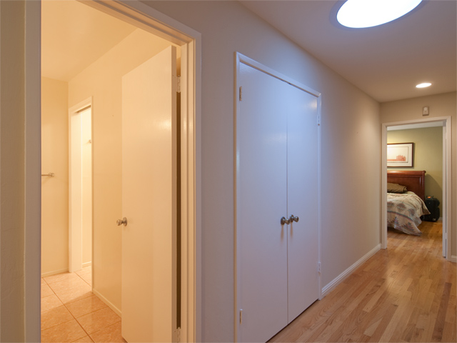 Hall picture - 4191 Briarwood Way, Palo Alto 94306