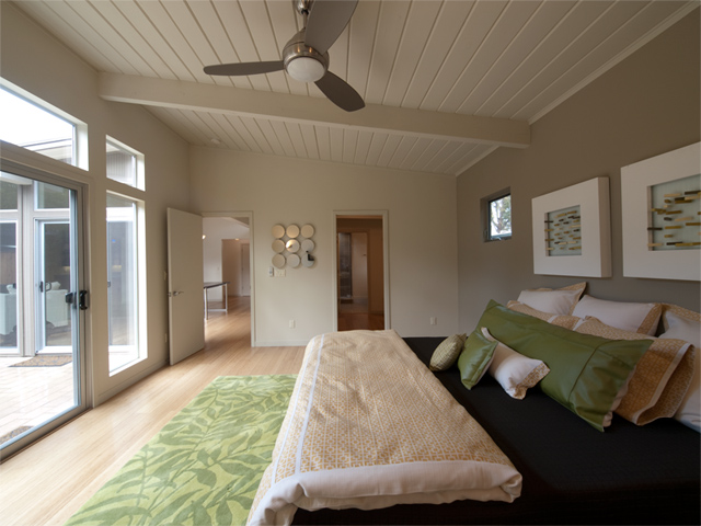 Master Bedroom picture - 371 Carolina Ln, Palo Alto 94306