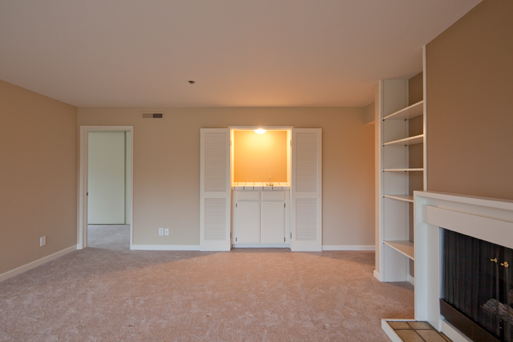 Living Room picture - 320 Palo Alto Ave, Unit D2, Palo Alto 94301