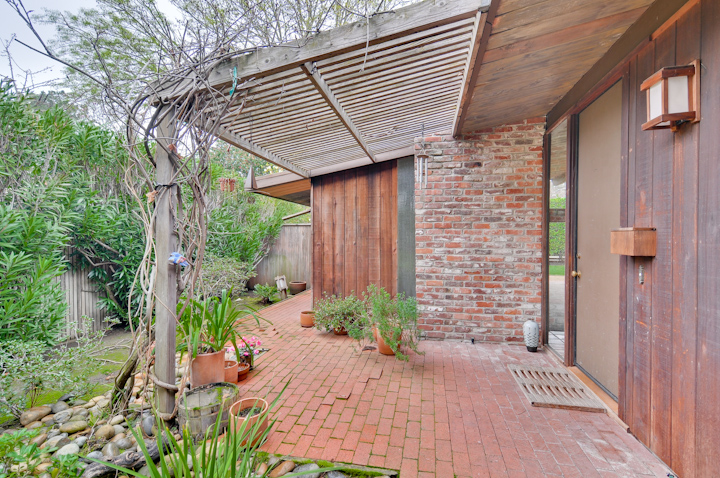 Front picture - 281 Carolina Ln, Palo Alto 94306