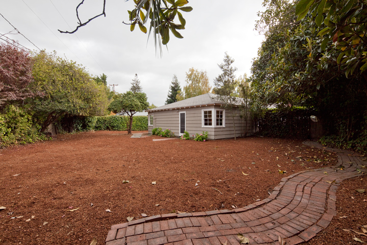 Backyard picture - 767 Coastland Dr, Palo Alto 94303