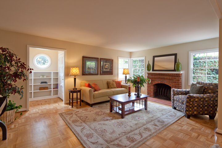 Living Room picture - 767 Coastland Dr, Palo Alto 94303