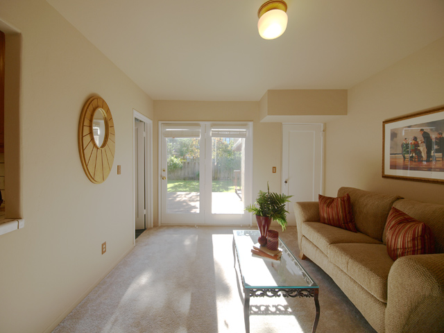 Family Room (A) picture - 1540 Escobita Ave, Palo Alto 94306