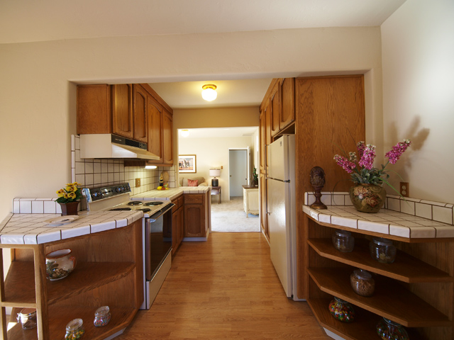Kitchen (B) picture - 1540 Escobita Ave, Palo Alto 94306