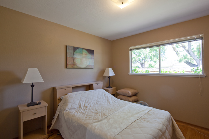Bedroom 2 picture - 3310 Louis Rd, Palo Alto 94303