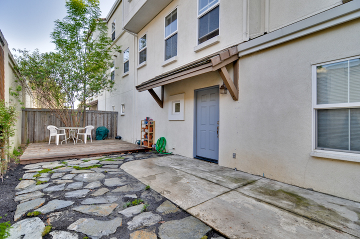 Back Yard picture - 127 Montelena Ct, Mountain View 2010