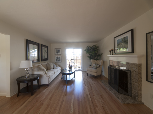 Living Room picture - 4033 Campana Dr, Palo Alto 94306