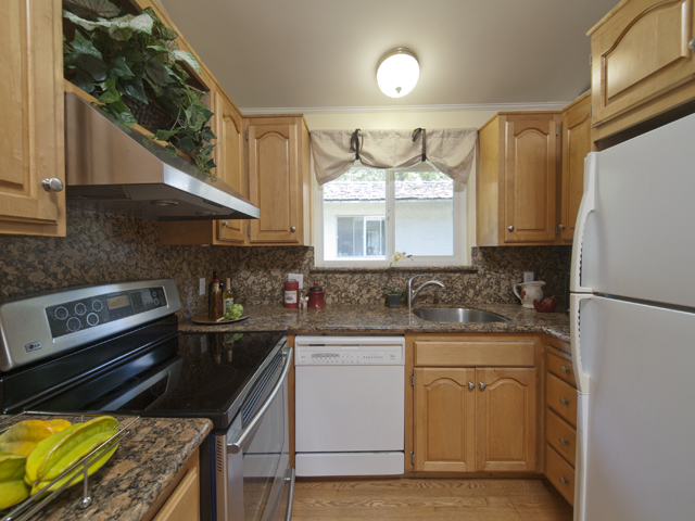Kitchen picture - 2131 Hanover St, Palo Alto 94306
