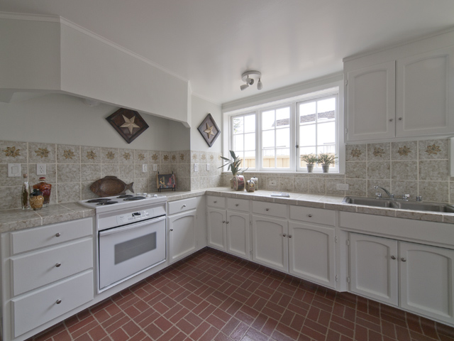 Kitchen picture - 1547 Mariposa Ave, Palo Alto 94306