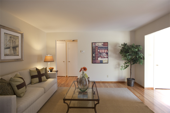 Living Room picture - 4117 Park Blvd, Palo Alto 94306