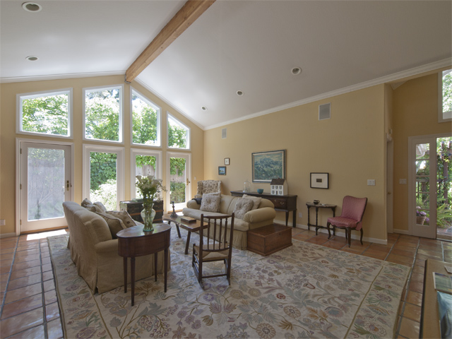 Living Room picture - 854 Rorke Way, Palo Alto 94303