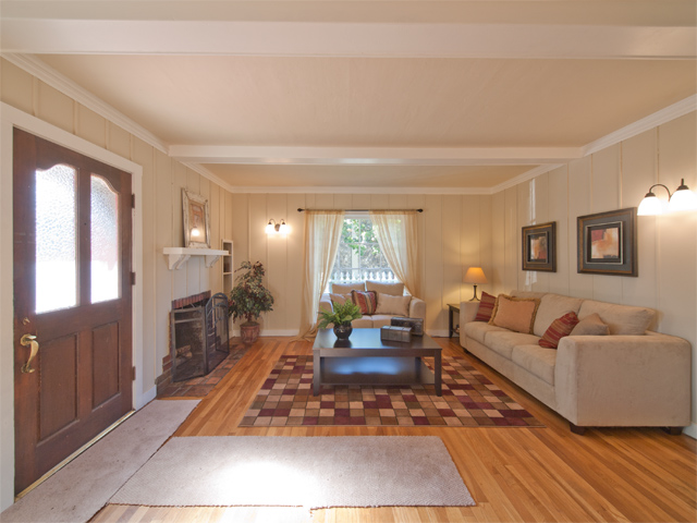 Living Room picture - 724 San Carlos Ct, Palo Alto 94306