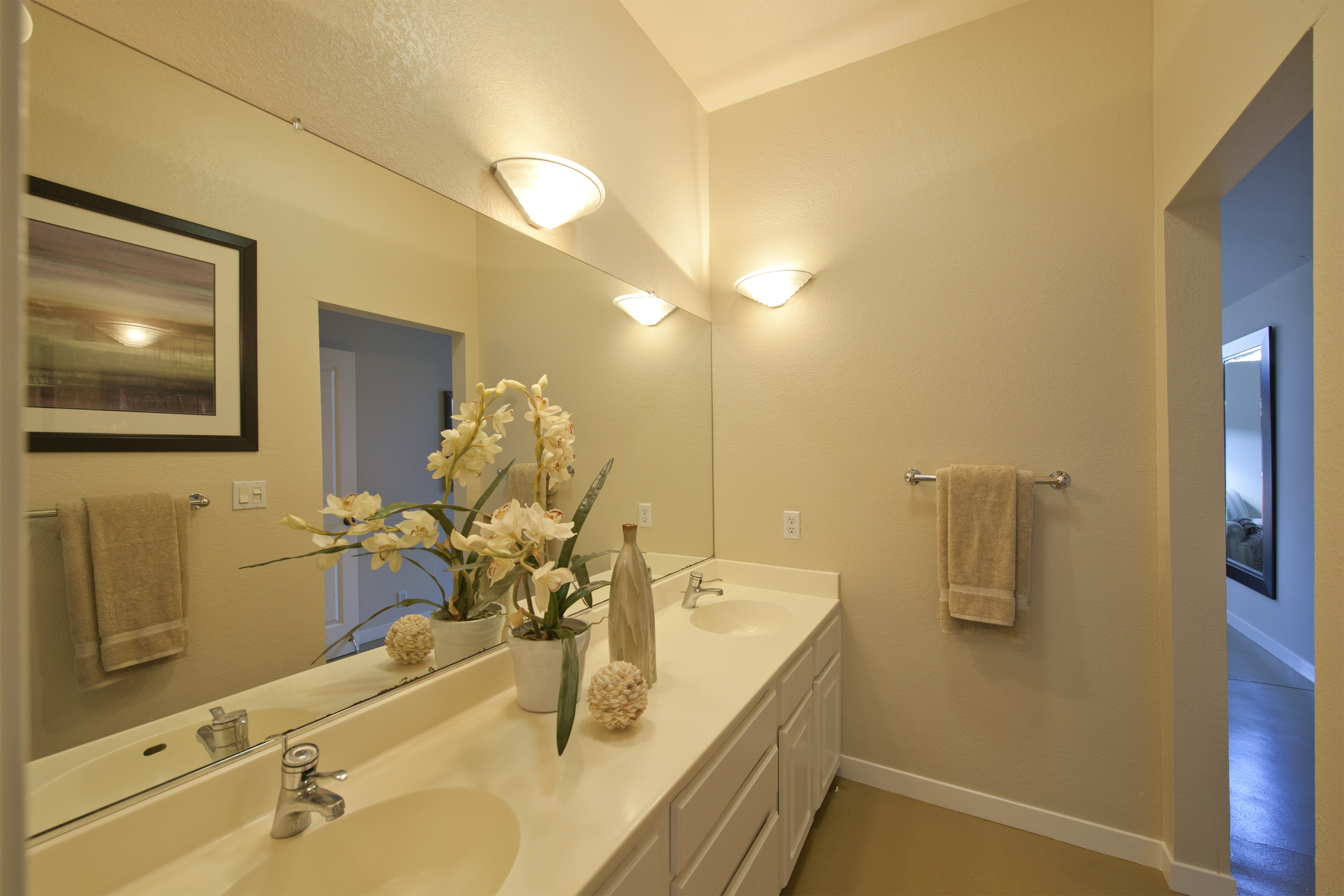3245 Bryant St, Palo Alto 94303 - Master Bath (A)