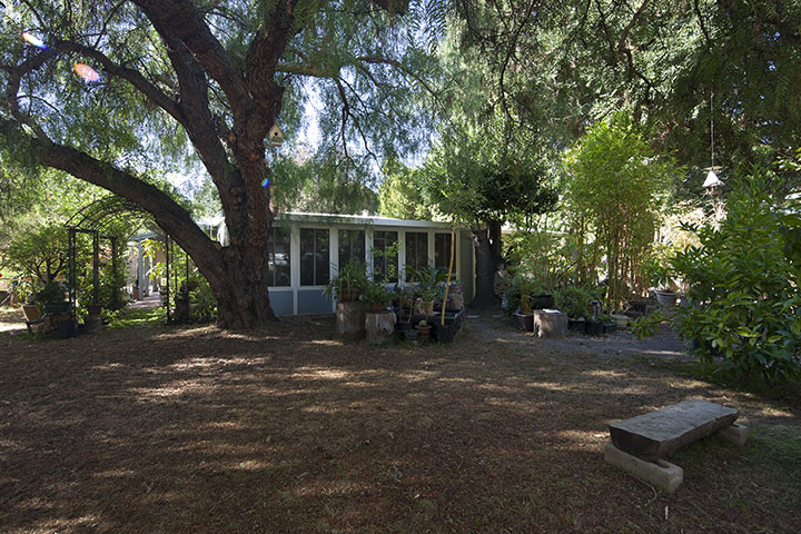 Side Yard picture - 190 E Middlefield Rd, Mountain View 94043