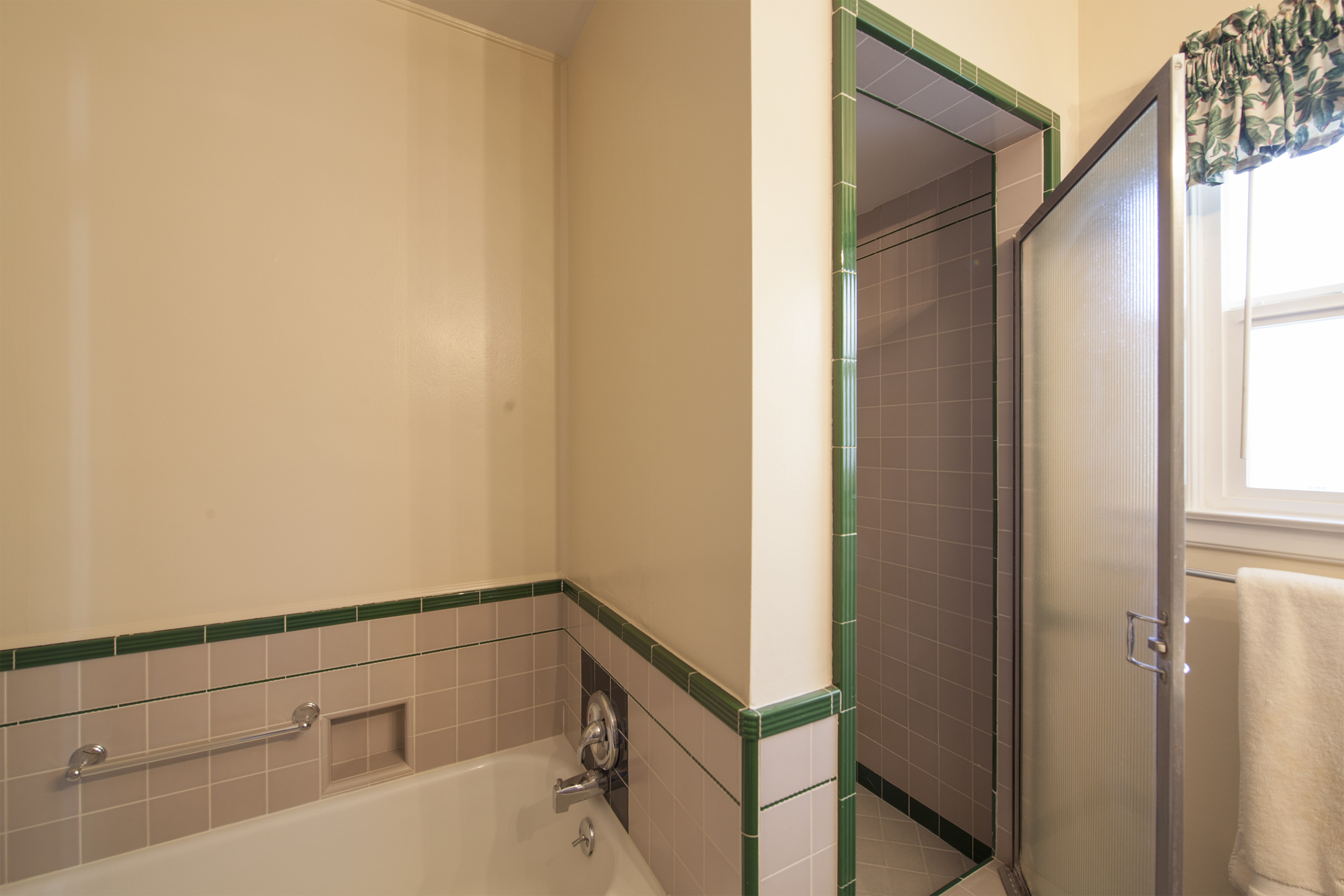 20355 Orchard Rd, Saratoga 95070 - Downstairs Bath 2 (B)