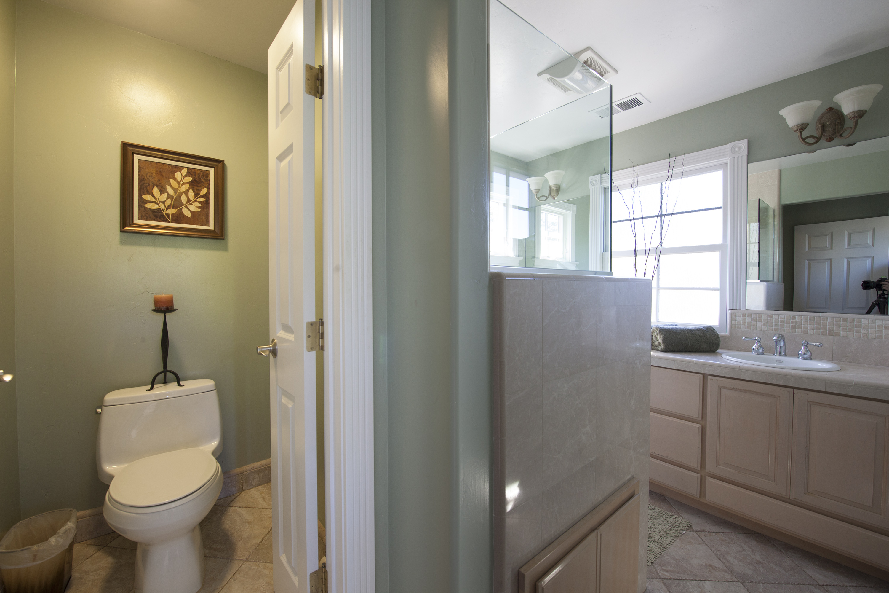20355 Orchard Rd, Saratoga 95070 - Upstairs Bath (A)