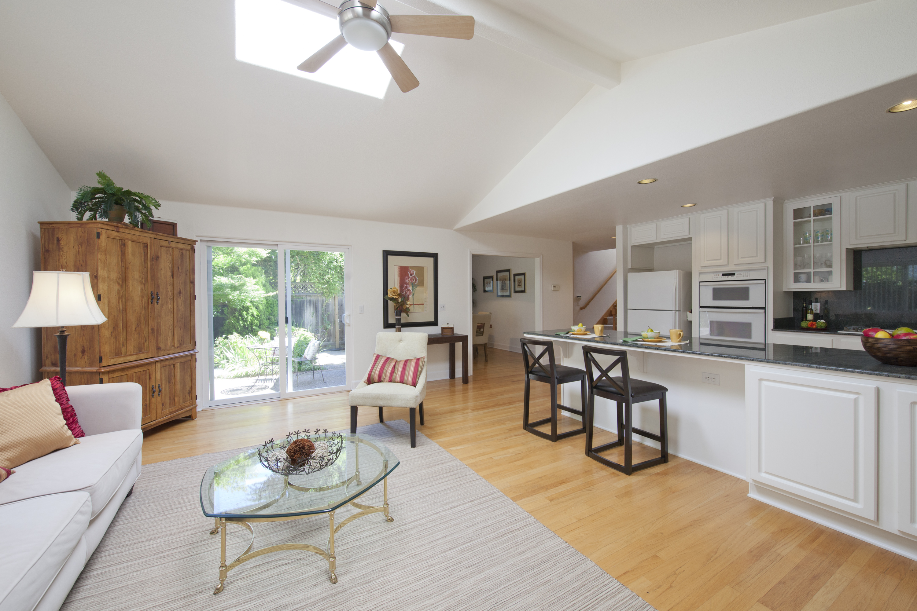 1330 S California Ave, Palo Alto 94306 - Family Room (B)