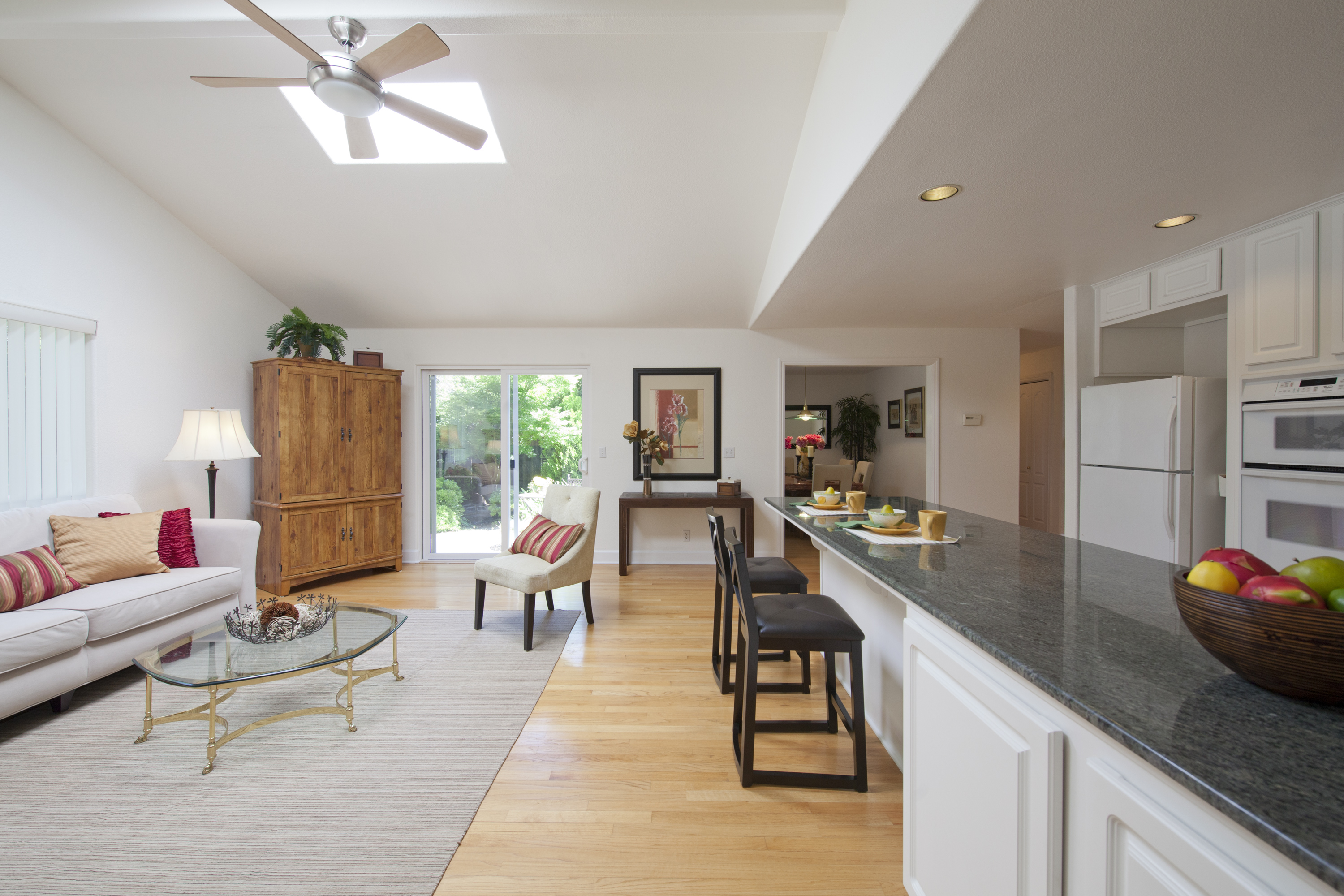 1330 S California Ave, Palo Alto 94306 - Family Room (D)