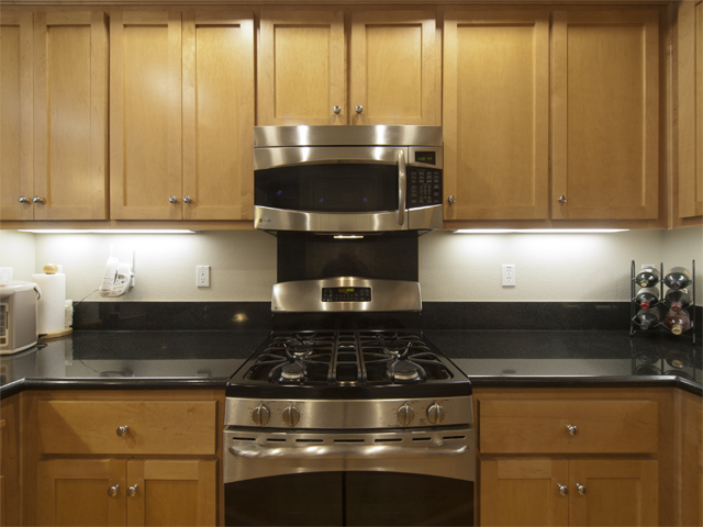 Kitchen Range  picture - 1112 Trinity Ln, Palo Alto 94303