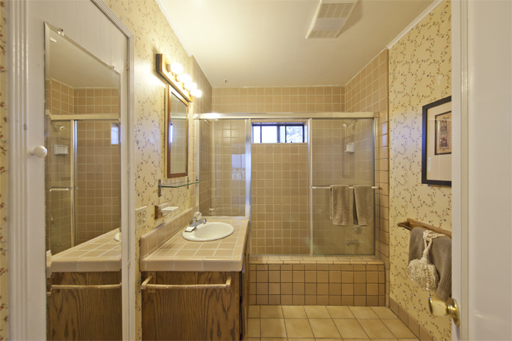 Bathroom picture - 2795 Waverley St, Palo Alto 94306