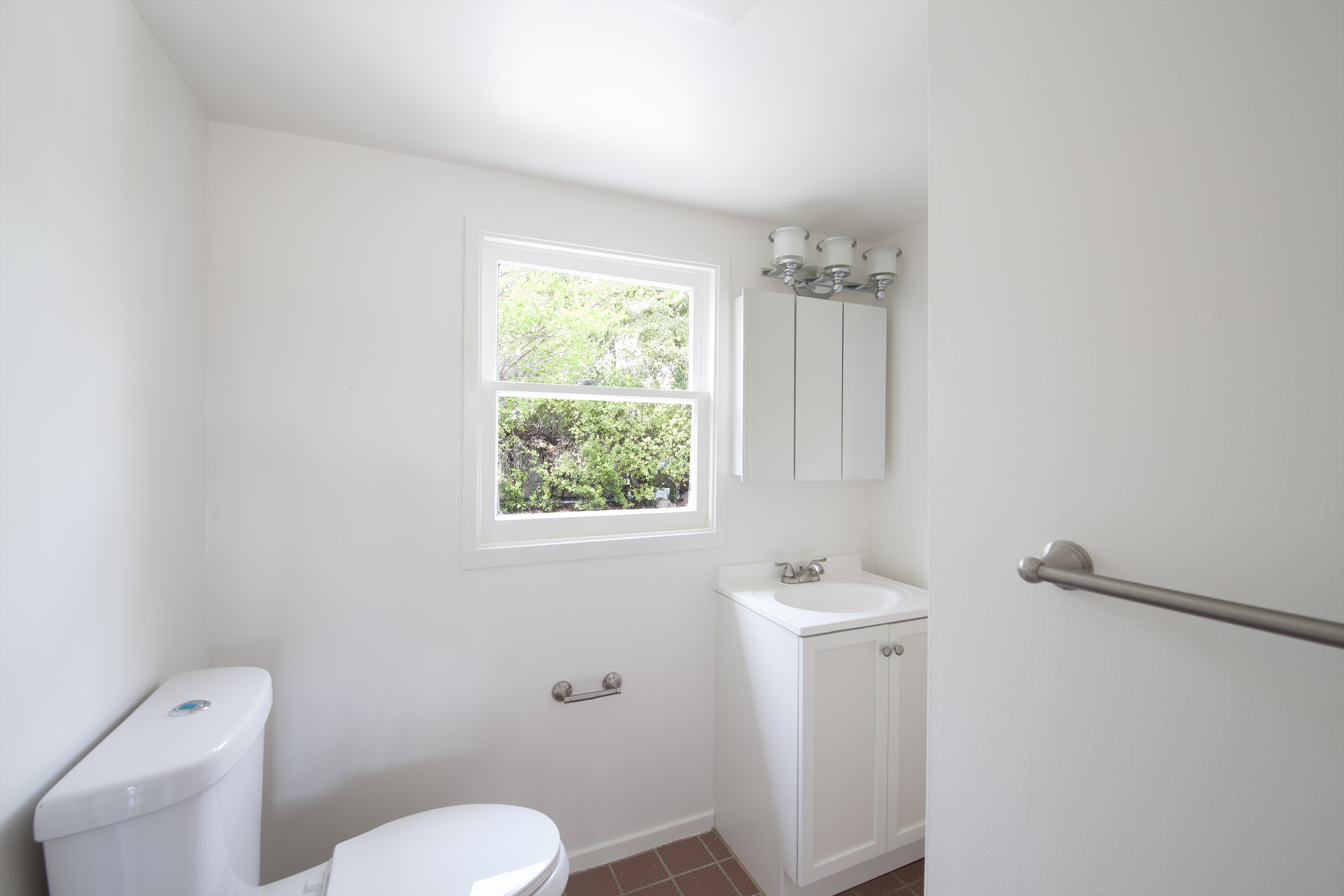 919 Clara Dr, Palo Alto 94303 - Bath 2 (A)