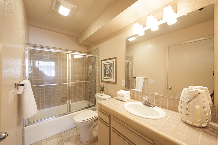 Bath 1 picture - 731 Loma Verde Ave, Unit B, Palo Alto 94303