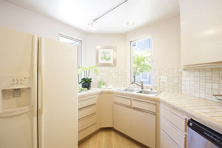 Kitchen picture - 731 Loma Verde Ave, Unit B, Palo Alto 94303