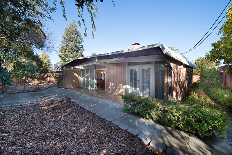 Backyard picture - 3661 Ramona Cir, Palo Alto 94306