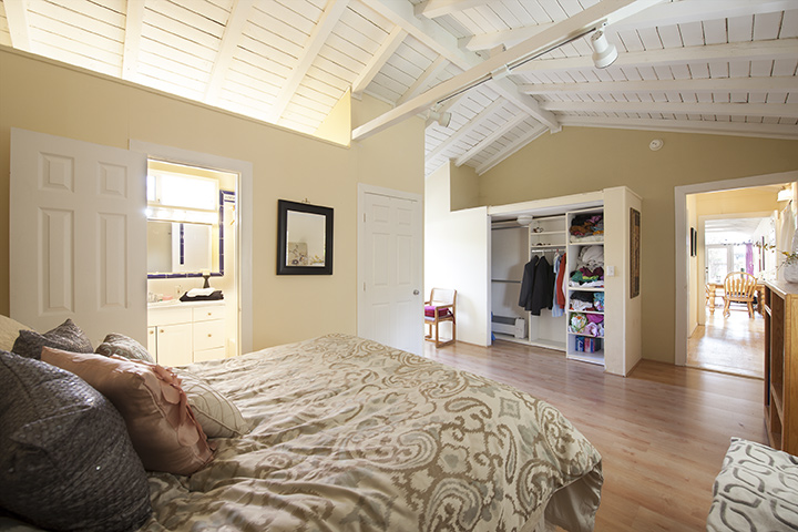 Master Bedroom picture - 2951 South Ct, Palo Alto 94306