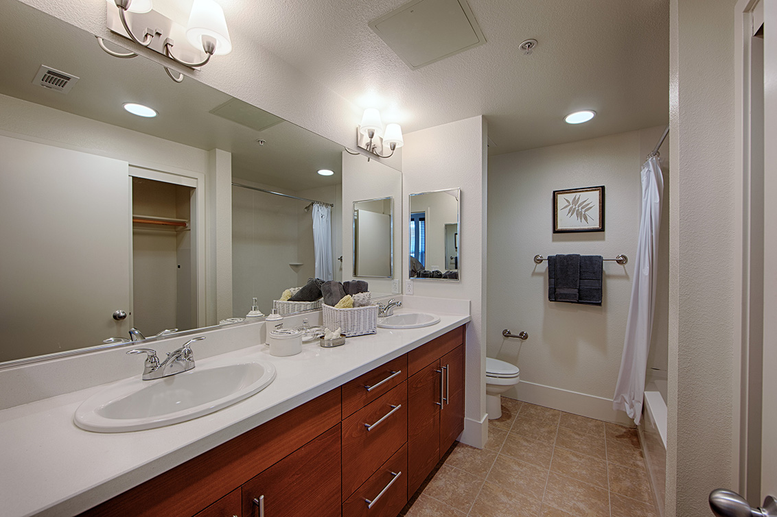 Bathroom 2 (A) picture - 823 Altaire Walk, Palo Alto 94303
