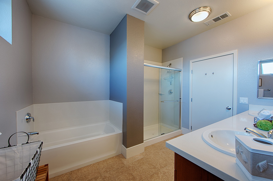 Master Bath (B) picture - 823 Altaire Walk, Palo Alto 94303