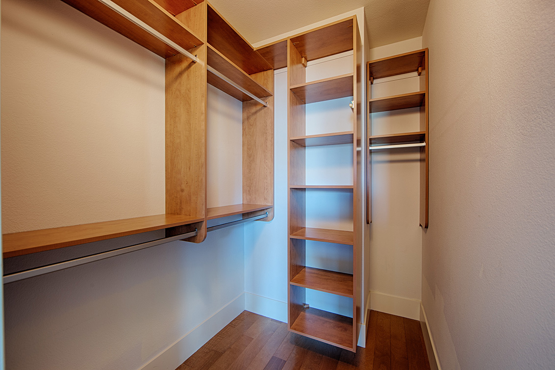 Master Closet (A) picture - 823 Altaire Walk, Palo Alto 94303