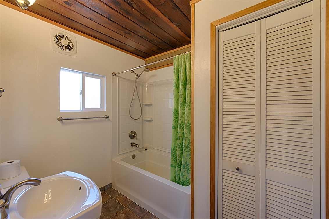 Bathroom 2 picture - 381 Carolina Ln, Palo Alto 94306