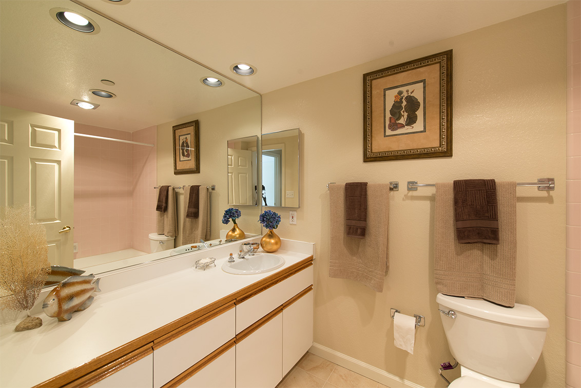 Bathroom 2 picture - 4159 El Camino Way, Unit B, Palo Alto 94306