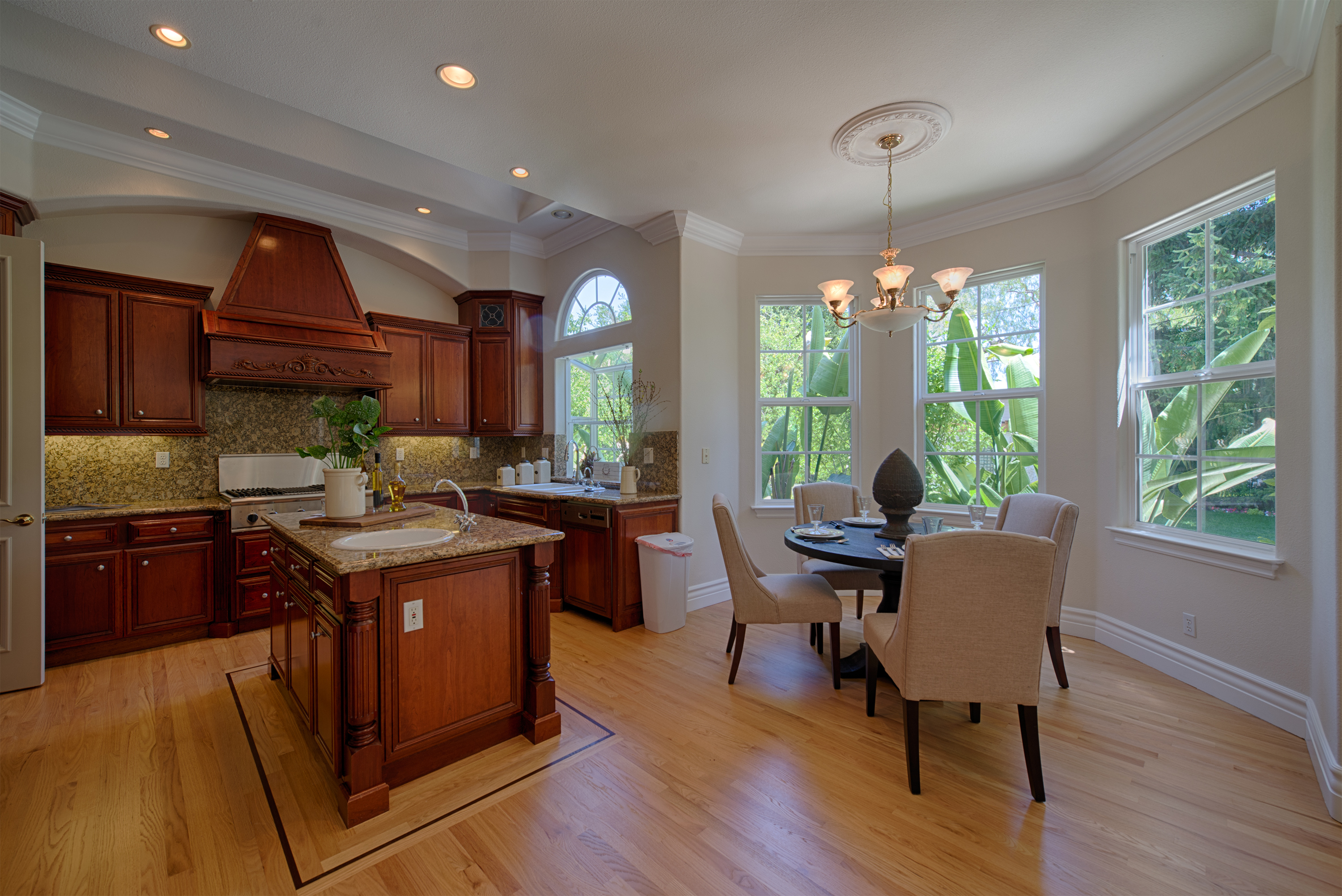 763 Florales Dr, Palo Alto 94306 - Breakfast Area (B)