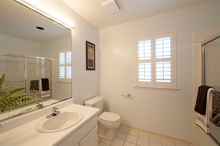 Bathroom 2 picture - 405 Mendocino Way, Redwood Shores 94065
