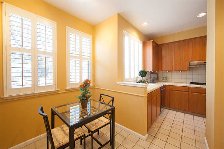 Breakfast Area picture - 405 Mendocino Way, Redwood Shores 94065