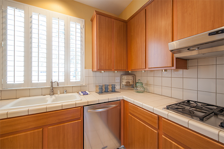 Kitchen picture - 405 Mendocino Way, Redwood Shores 94065