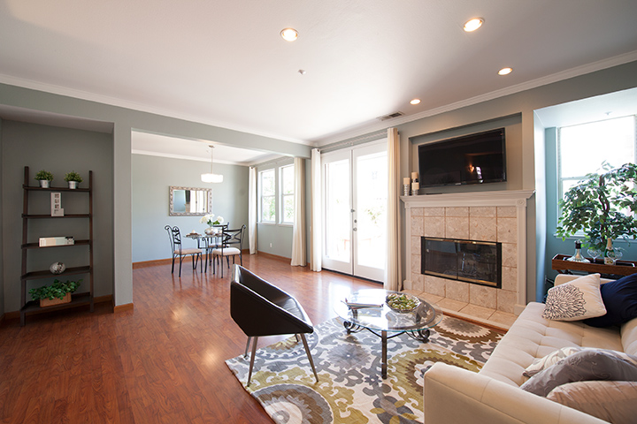Living Room picture - 405 Mendocino Way, Redwood Shores 94065