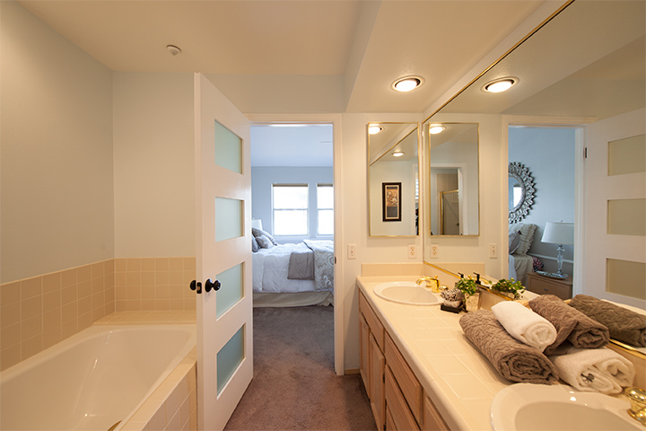 Master Bath picture - 405 Mendocino Way, Redwood Shores 94065