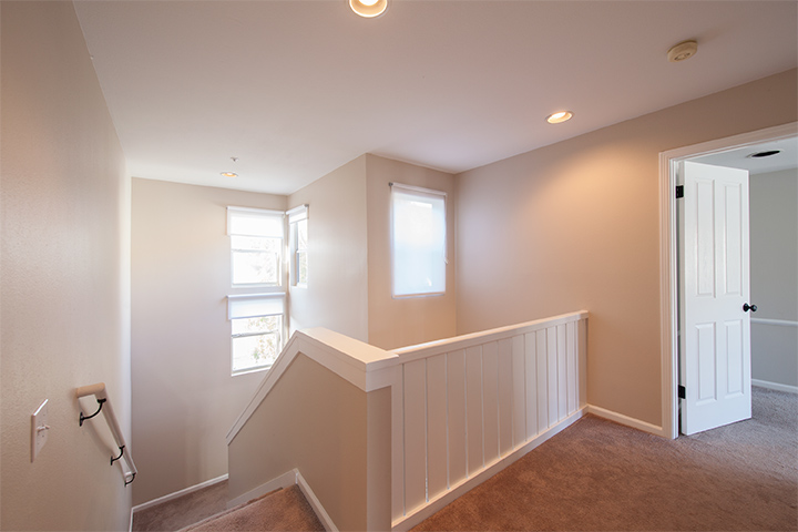 Upstairs Landing picture - 405 Mendocino Way, Redwood Shores 94065